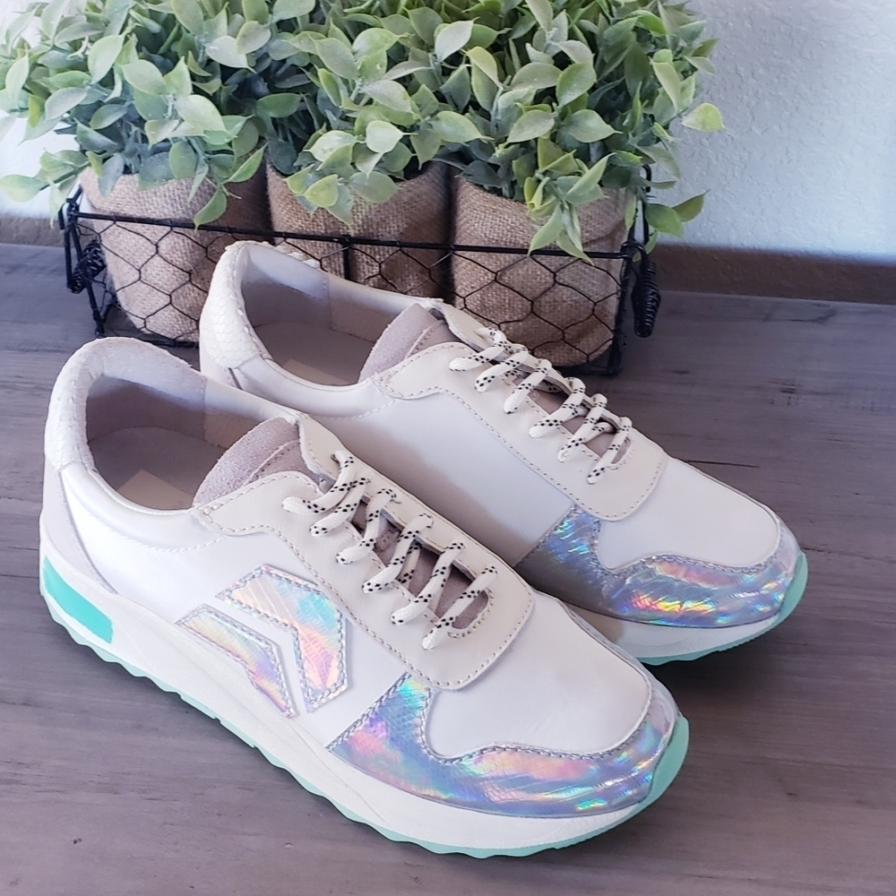 Dolce Vita Yasmen Sneaker Silver Iridescent Womens NEW